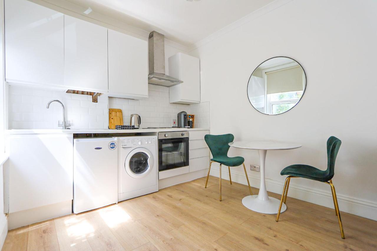 Stylish One Bedroom Apartment In Greater Londres Exterior foto